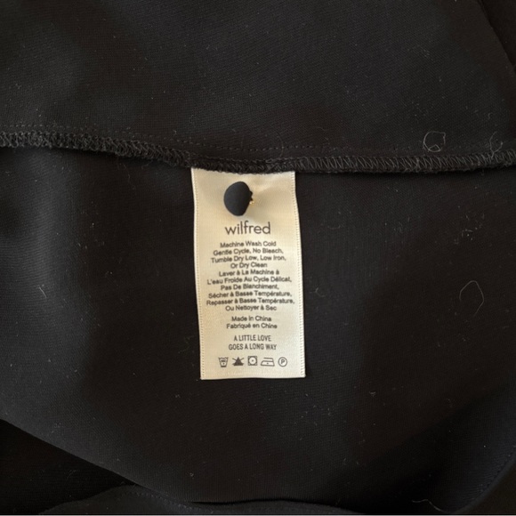 Aritzia Wilfred Trapeze Blouse - Tied Collar - Size M - Excellent Condition - Picture 10 of 11